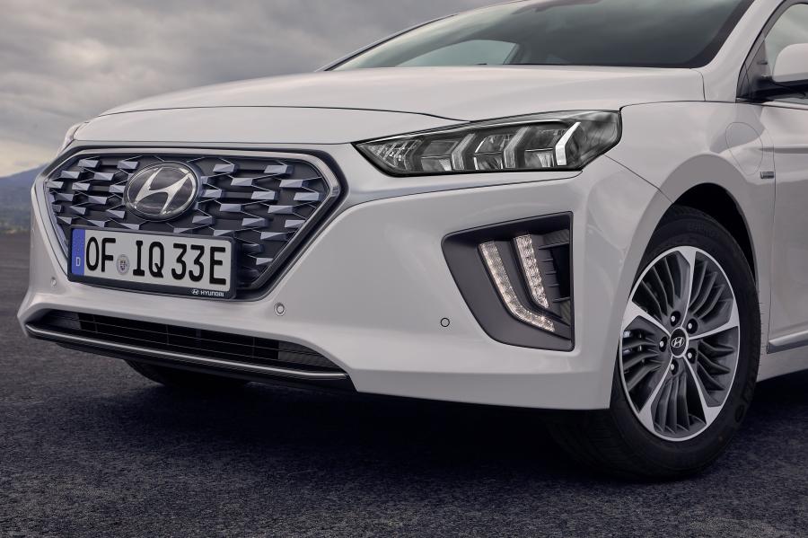 Детали экстерьера Hyundai IONIQ plug-in (AE) 2019 года  (WW) (фото 20 из 45)